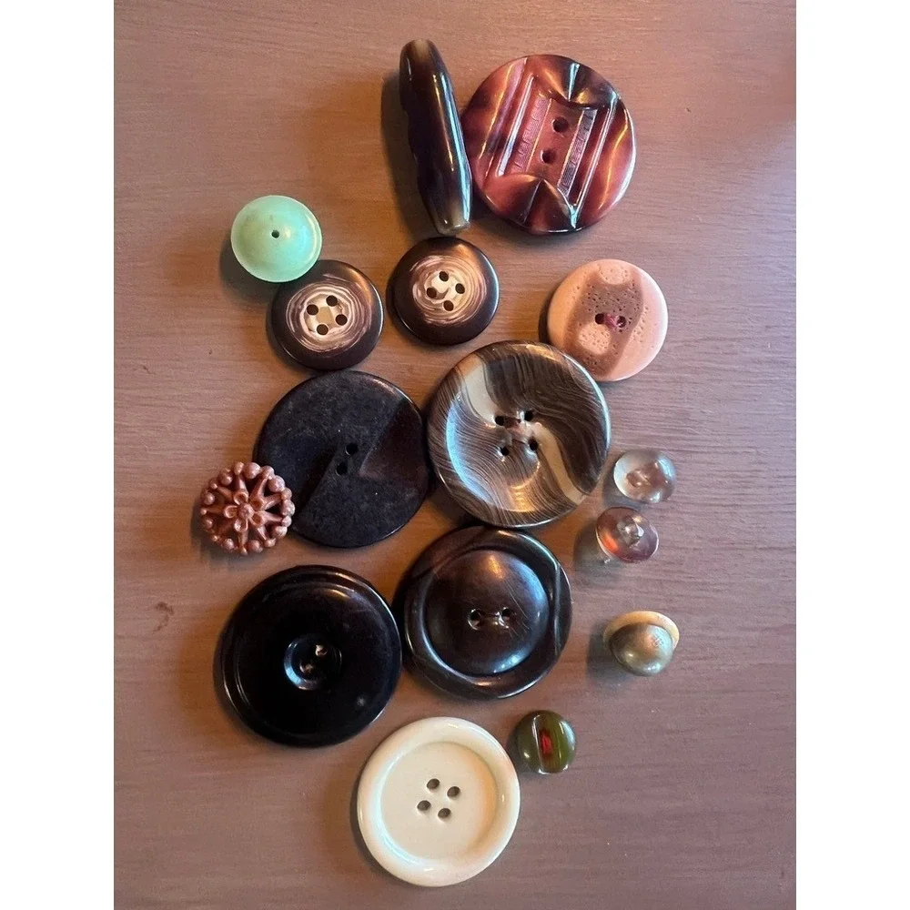 Vintage Button Lot 15pc Mix Carved Marbled Toggle‎ Cratfs Art MCM Retro Upcycle